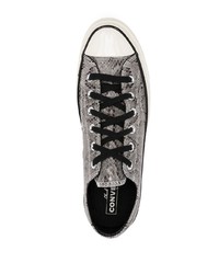 graue Leder niedrige Sneakers mit Schlangenmuster von Converse