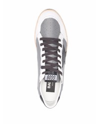 graue Leder niedrige Sneakers mit Sternenmuster von Golden Goose