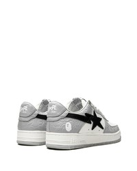 graue Leder niedrige Sneakers mit Sternenmuster von A Bathing Ape