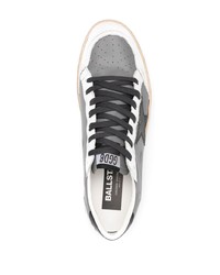 graue Leder niedrige Sneakers mit Sternenmuster von Golden Goose