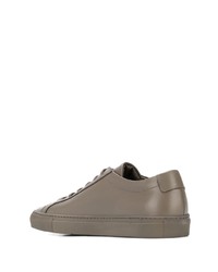 graue Leder niedrige Sneakers von Common Projects