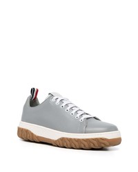 graue Leder niedrige Sneakers von Thom Browne