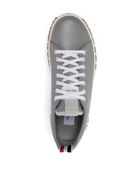 graue Leder niedrige Sneakers von Thom Browne