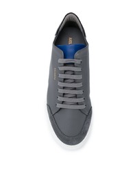 graue Leder niedrige Sneakers von Axel Arigato