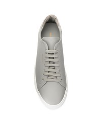 graue Leder niedrige Sneakers von Axel Arigato