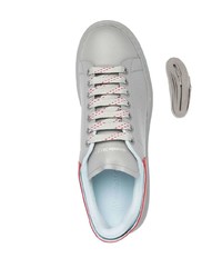 graue Leder niedrige Sneakers von Alexander McQueen