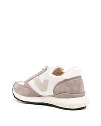 graue Leder niedrige Sneakers von VISVIM