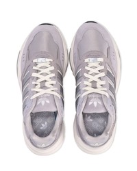 graue Leder niedrige Sneakers von adidas