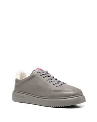 graue Leder niedrige Sneakers von Camper