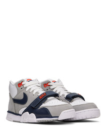 graue Leder niedrige Sneakers von Nike