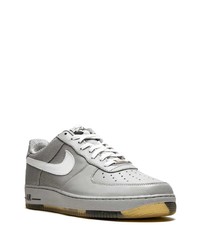 graue Leder niedrige Sneakers von Nike