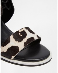 graue Leder Sandaletten mit Leopardenmuster von Senso