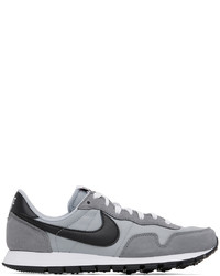 graue Leder Sportschuhe von Nike