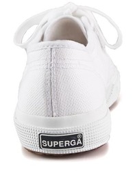 graue niedrige Sneakers von Superga