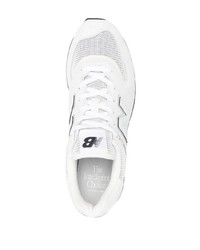 graue niedrige Sneakers von New Balance