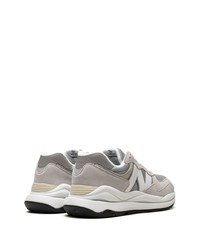 graue niedrige Sneakers von New Balance