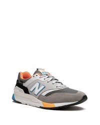 graue niedrige Sneakers von New Balance