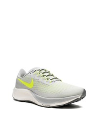 graue niedrige Sneakers von Nike