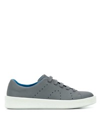 graue niedrige Sneakers von Camper