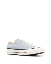 graue niedrige Sneakers von Converse