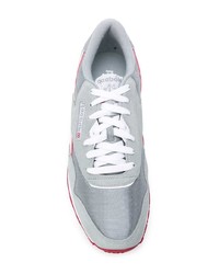 graue niedrige Sneakers von Reebok