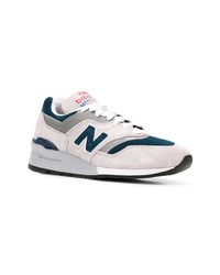 graue niedrige Sneakers von New Balance