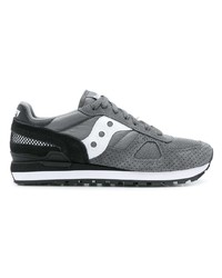 graue niedrige Sneakers von Saucony