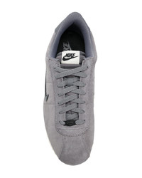 graue niedrige Sneakers von Nike