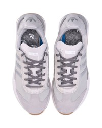 graue niedrige Sneakers von adidas