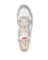 graue niedrige Sneakers von AUTRY