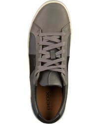 graue niedrige Sneakers von Geox