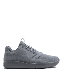 graue niedrige Sneakers von Jordan