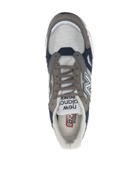 graue niedrige Sneakers von New Balance