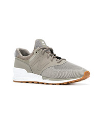 graue niedrige Sneakers von New Balance