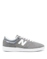 graue niedrige Sneakers von New Balance