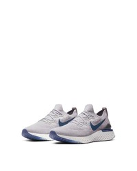 graue niedrige Sneakers von Nike