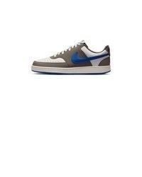 graue niedrige Sneakers von Nike Sportswear