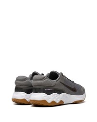 graue niedrige Sneakers von Nike