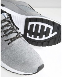 graue niedrige Sneakers von Pull&Bear