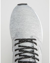 graue niedrige Sneakers von Pull&Bear