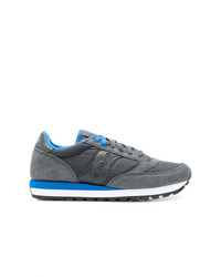 graue niedrige Sneakers von Saucony