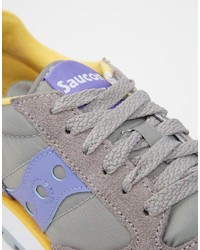 graue niedrige Sneakers von Saucony