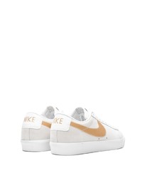 graue niedrige Sneakers von Nike