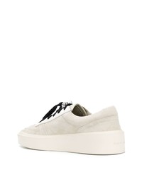 graue niedrige Sneakers von Fear Of God