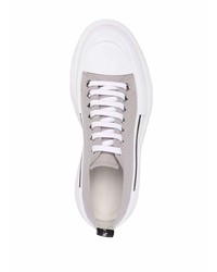 graue niedrige Sneakers von Alexander McQueen