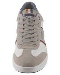 graue niedrige Sneakers von Wrangler