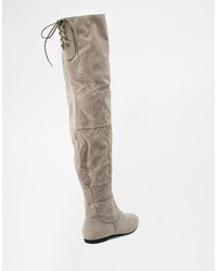 graue Overknee Stiefel aus Wildleder von Daisy Street