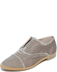 graue Oxford Schuhe von Dolce Vita