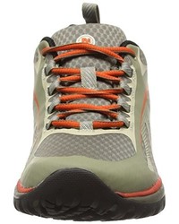 graue Schuhe von Merrell