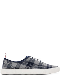 graue Segeltuch niedrige Sneakers mit Schottenmuster von Thom Browne